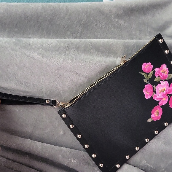 White House Black market Floral clutch - Picture 7 of 7